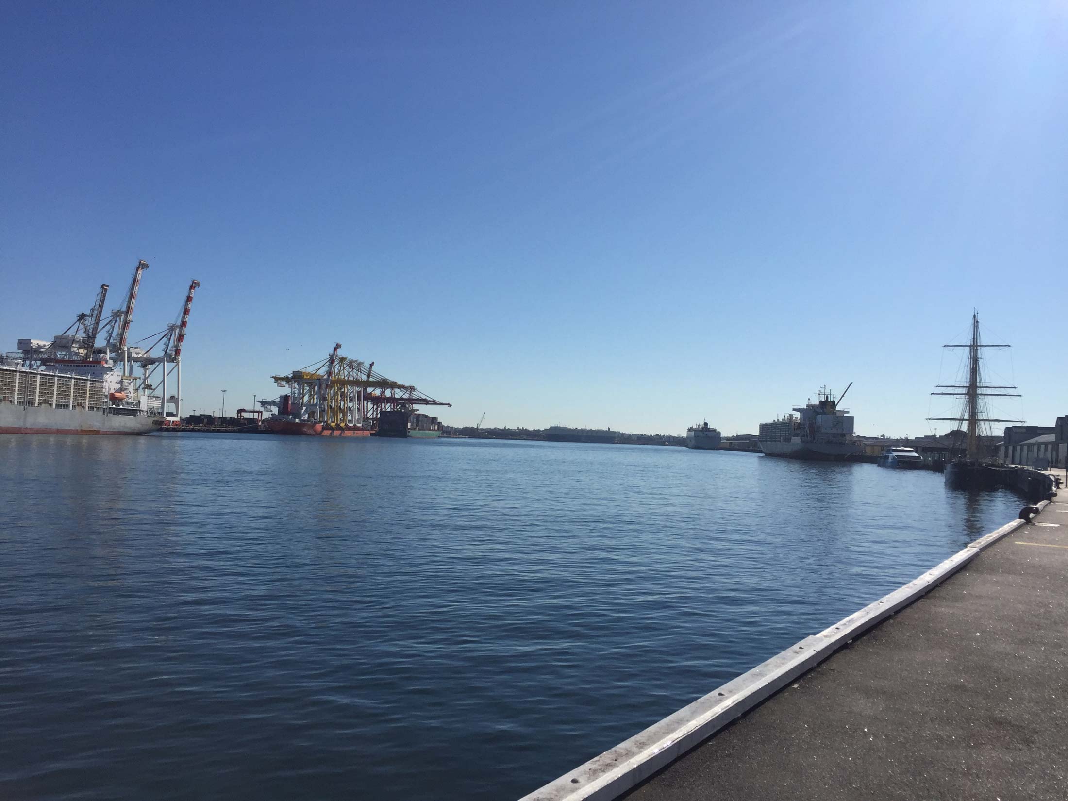 Fremantle Port before the new cranes arrived.