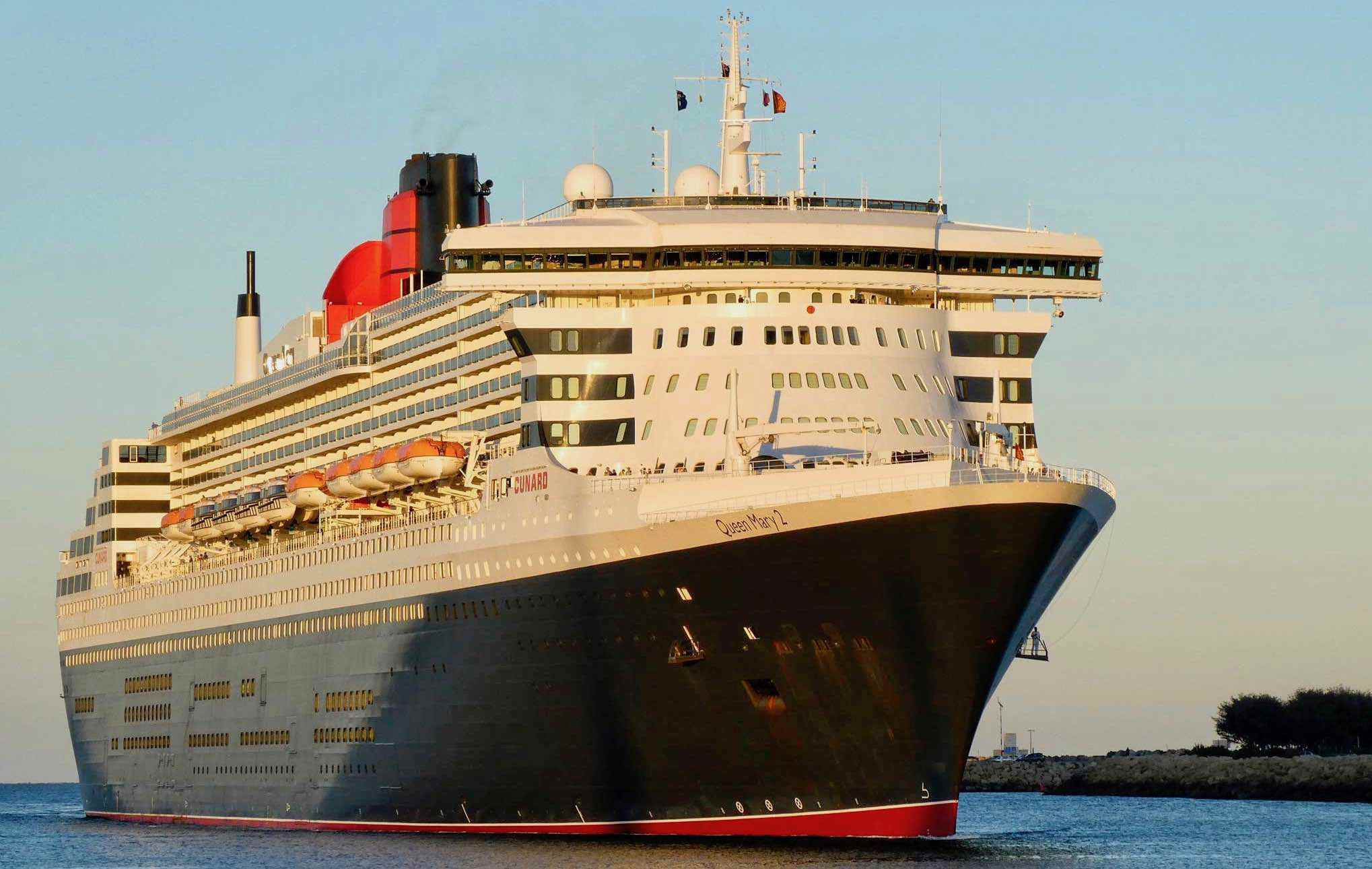 Queen Mary 2 (QM2)